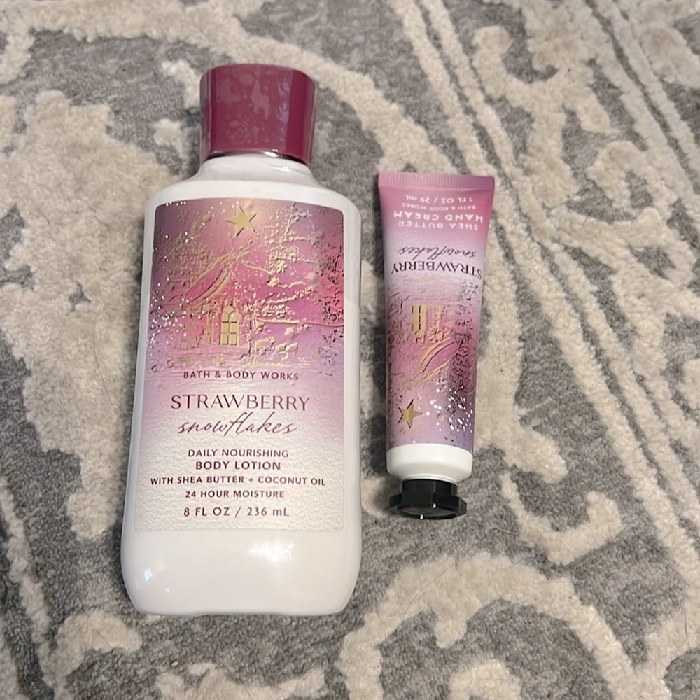 Bath & Body Works Strawberry Snowflakes Body Lotion and Hand Cream